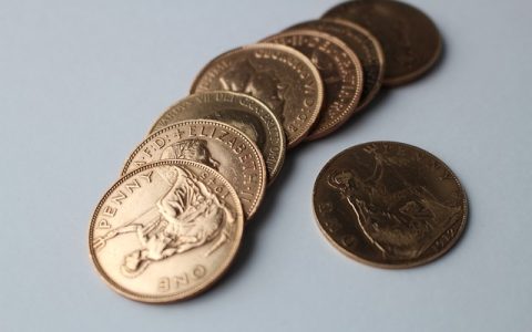 原油期货直播室：风险溢价重构与资金博弈下的市场变数
